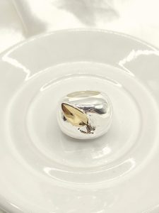 ANILLO MANZANA PLATA TALLO ORO